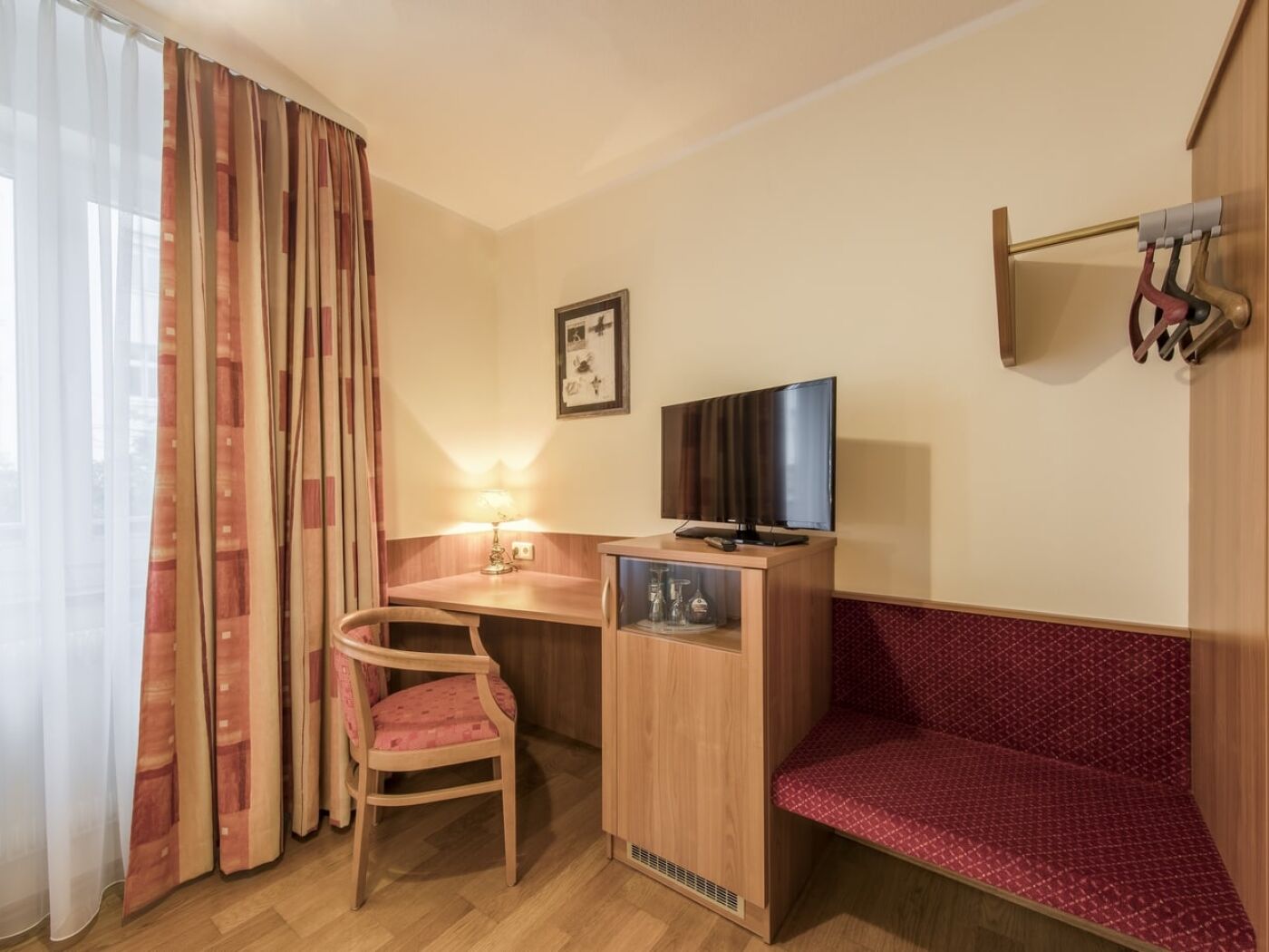 Einzelzimmer 1 Marcus Trepesch - Am gelben Fluss - Wohnbereich