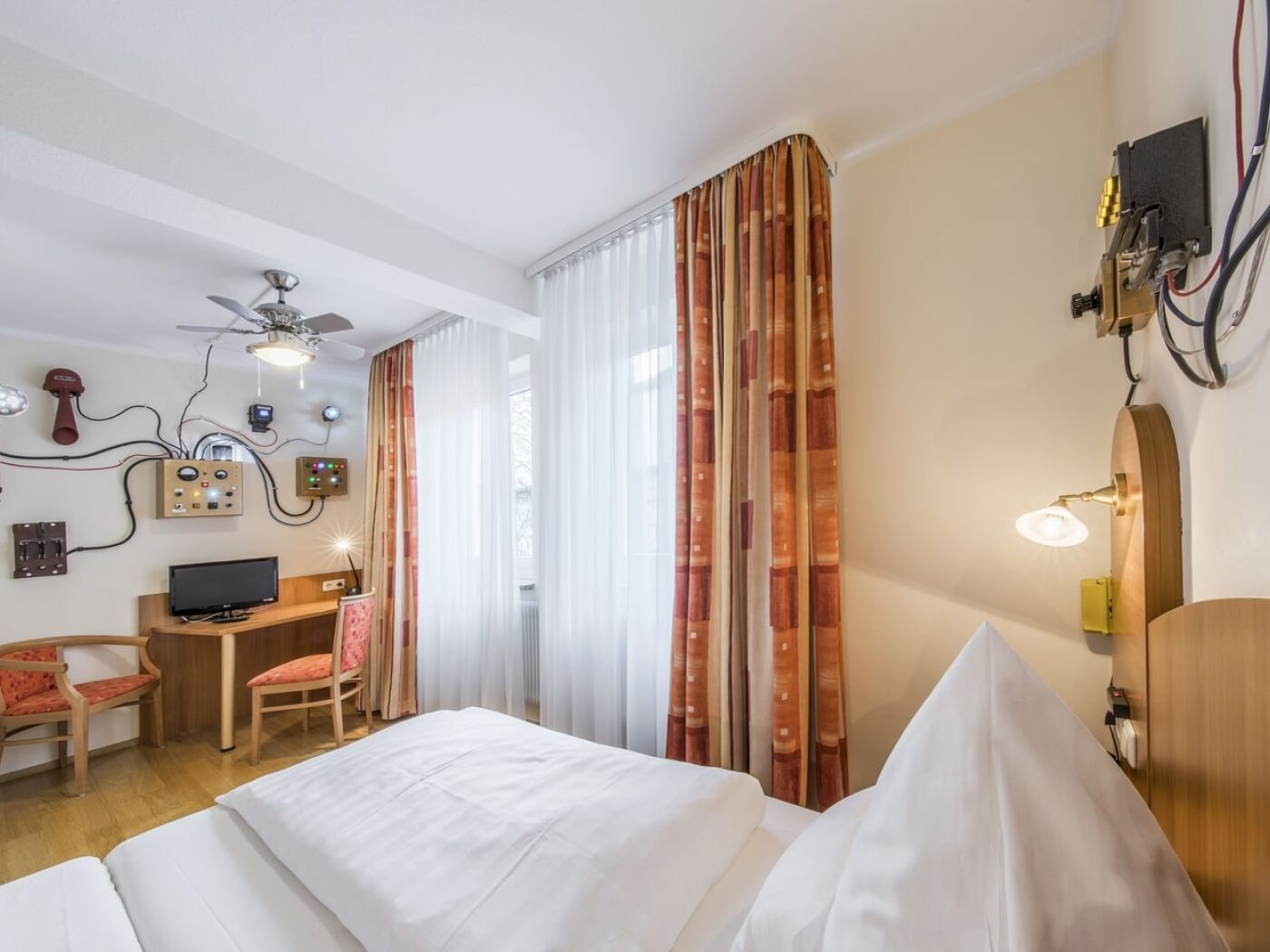 Doppelzimmer 1 Stefan Stock - Maschinenraum - Arbeitsbereich