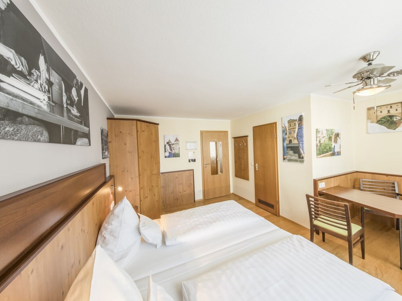 Doppelzimmer 1 Stefan Breunig - Ein Tag in Amberg - Überblick