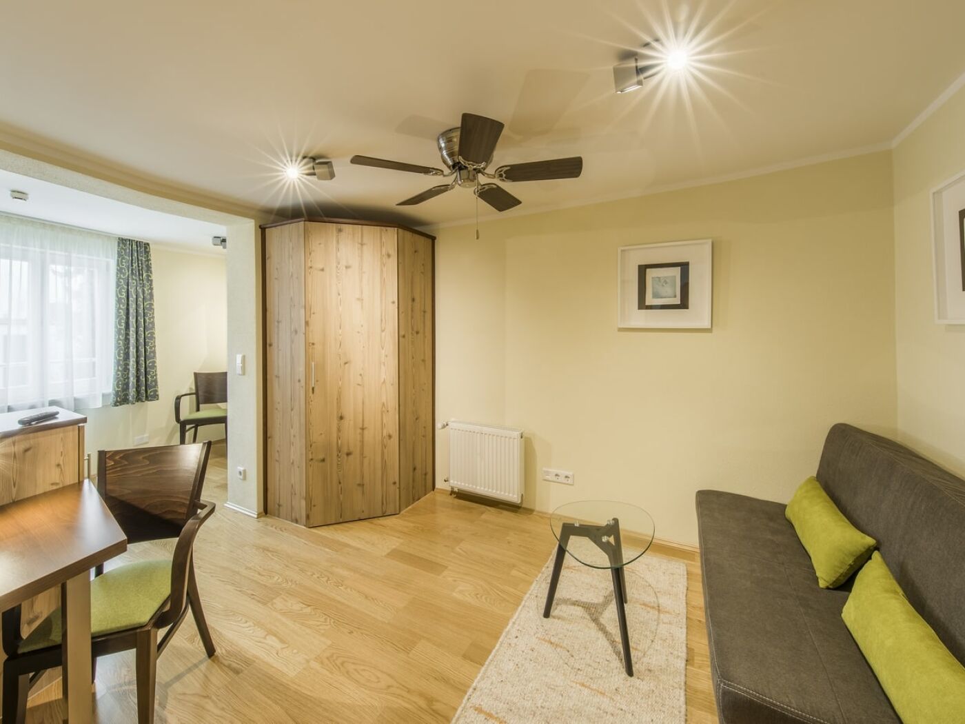 Suite 1 Marion Mack - Mikromakromakromikro