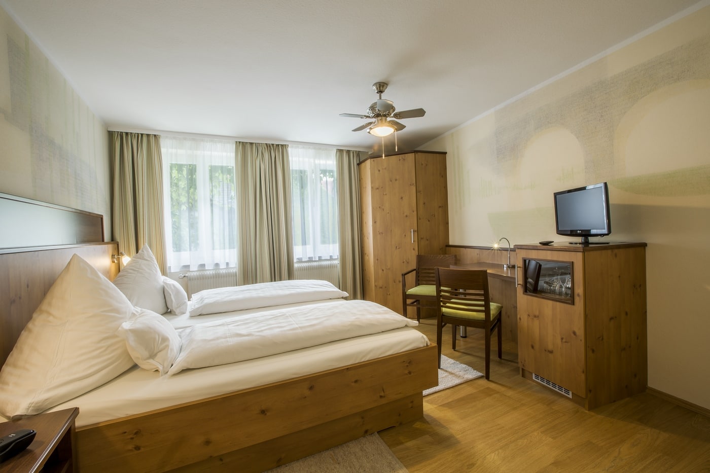 Erika Wakayama Room 42