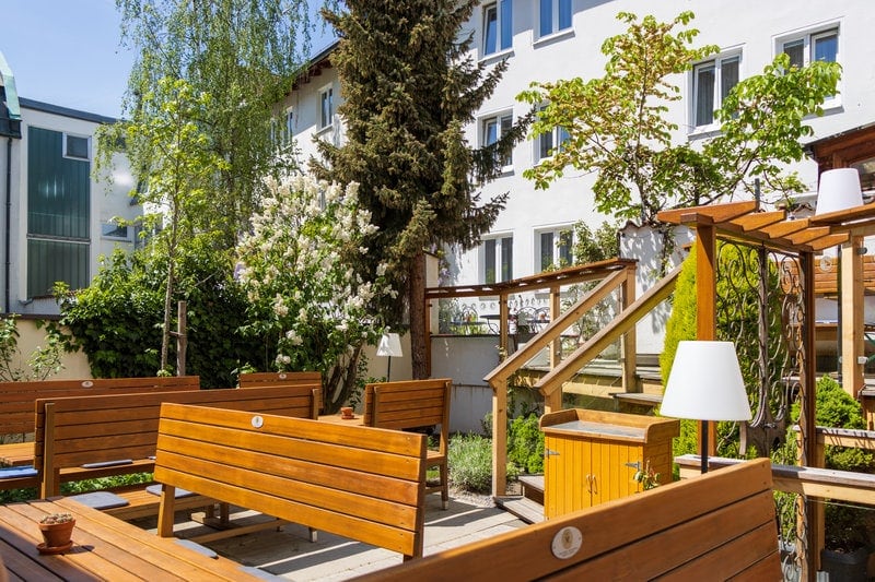 biergarten-atelier-teufelsbaeck-tag