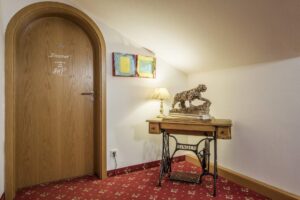 Kunst schon am Eingang zum Zimmer von Hermann-Maria Prätorius
